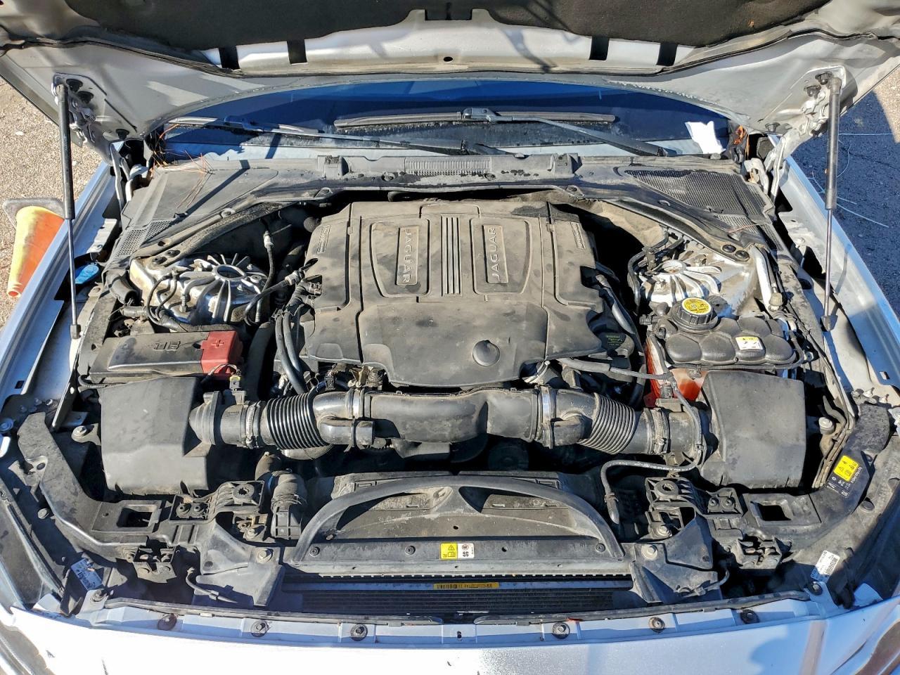 2016 Jaguar XF - zdjęcie 11