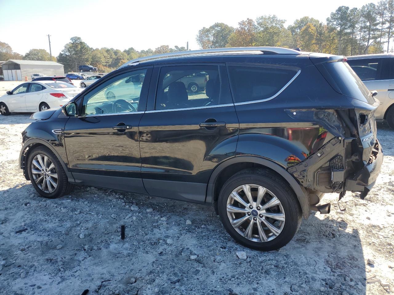 2017 Ford Escape Titanium - zdjęcie 2