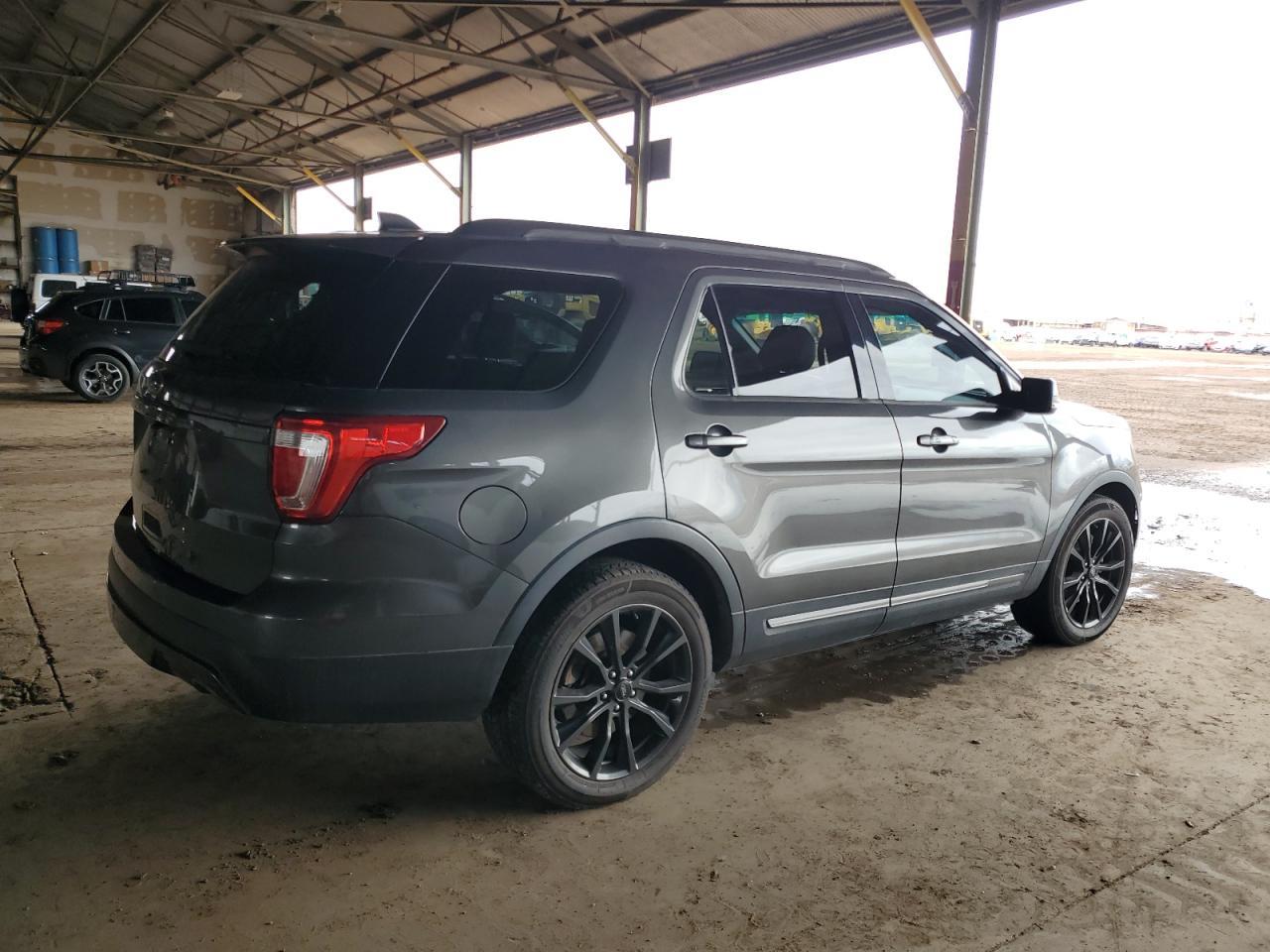 2017 Ford Explorer Xlt - zdjęcie 3