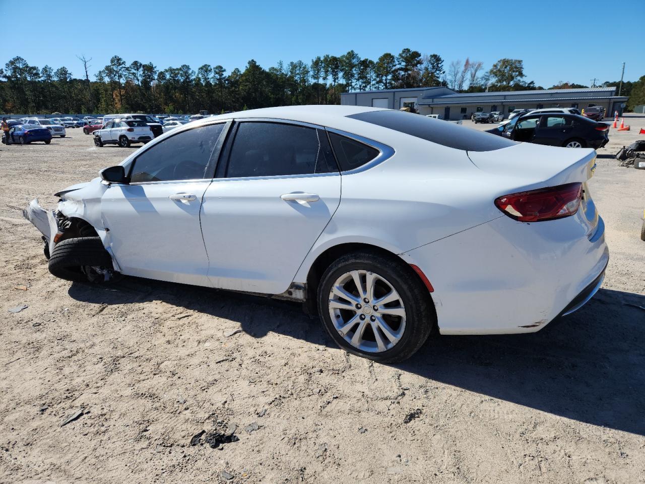 2015 Chrysler 200 Limited - zdjęcie 2