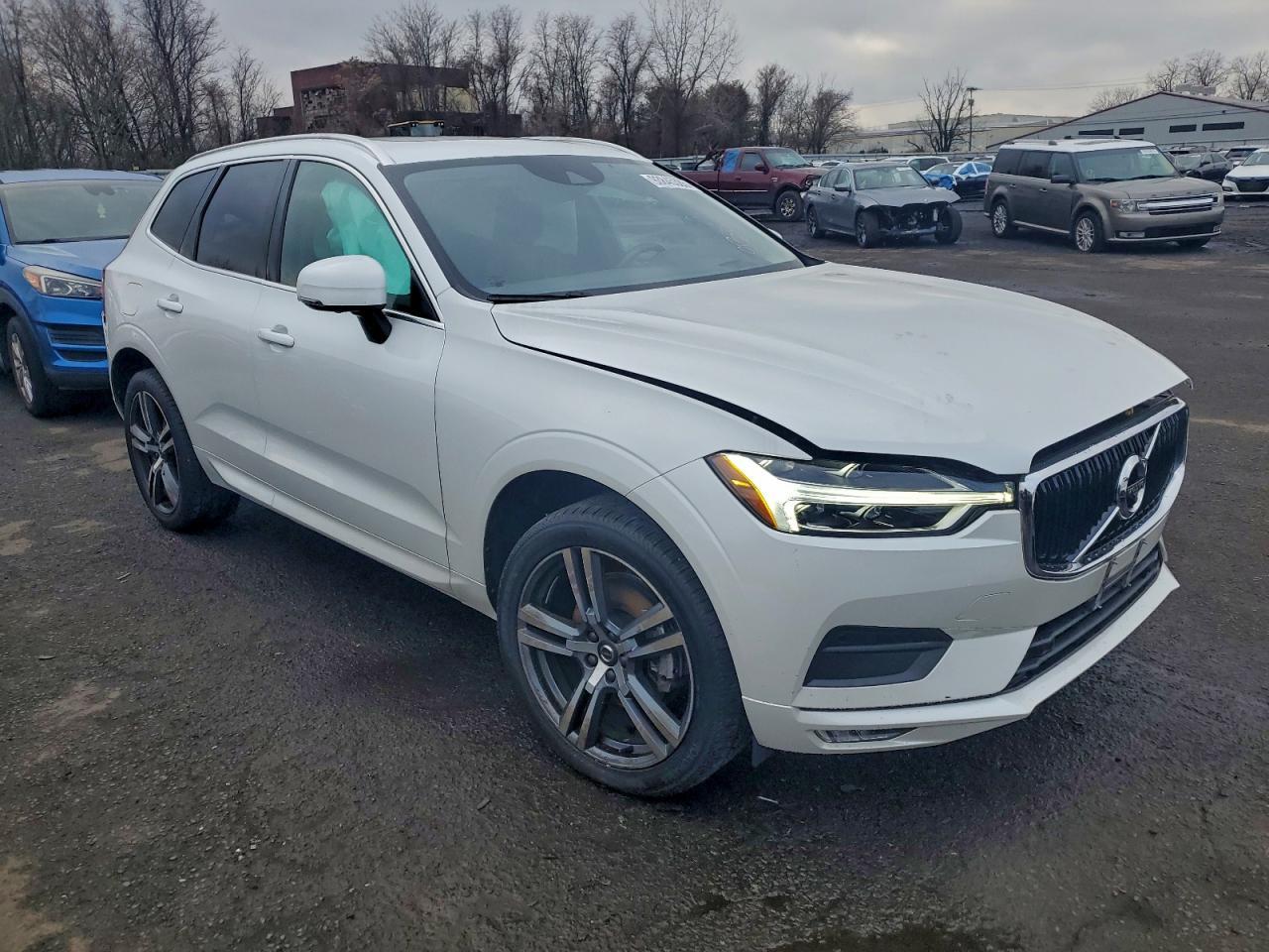 2021 Volvo XC60 - zdjęcie 4