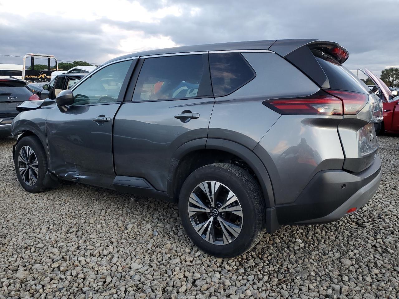 2023 Nissan Rogue - zdjęcie 2