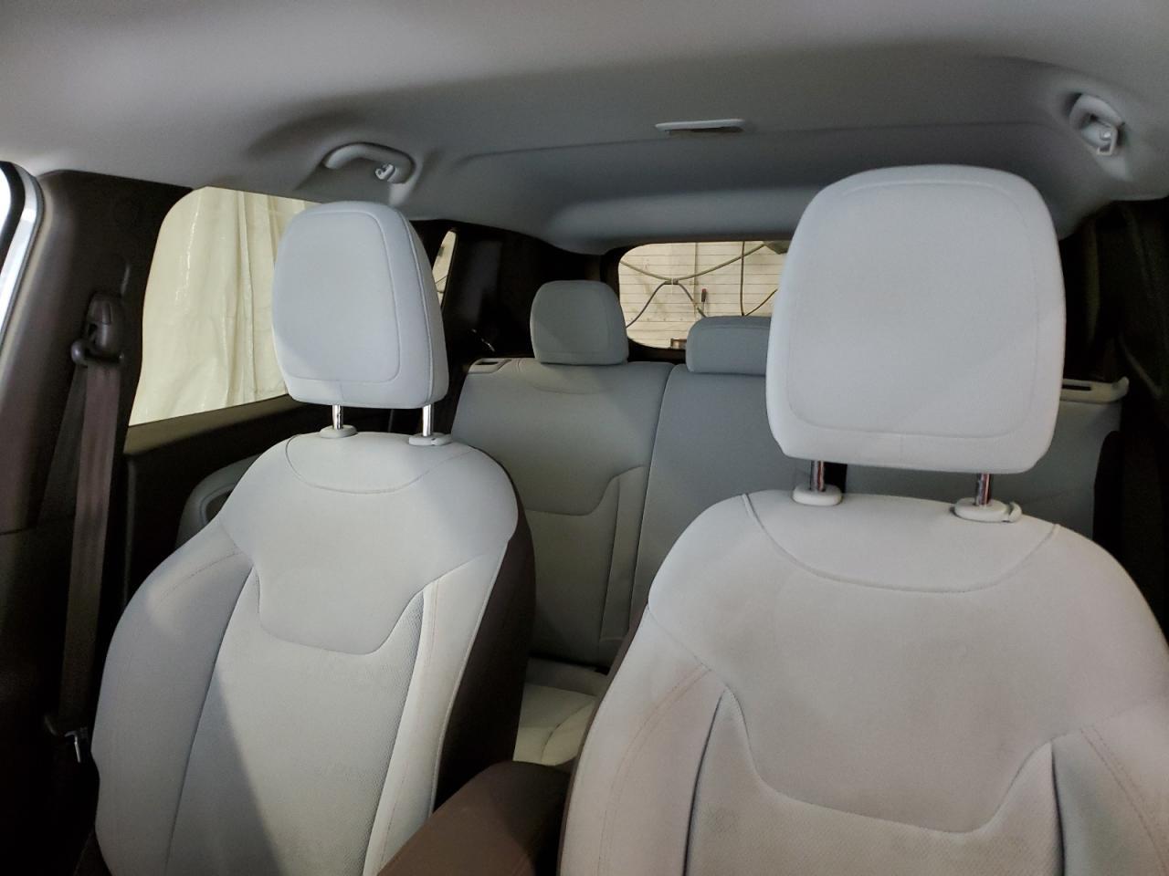 2016 Jeep Renegade - zdjęcie 10