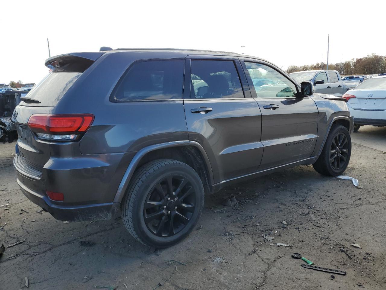 2018 Jeep Grand Cherokee Laredo - zdjęcie 3