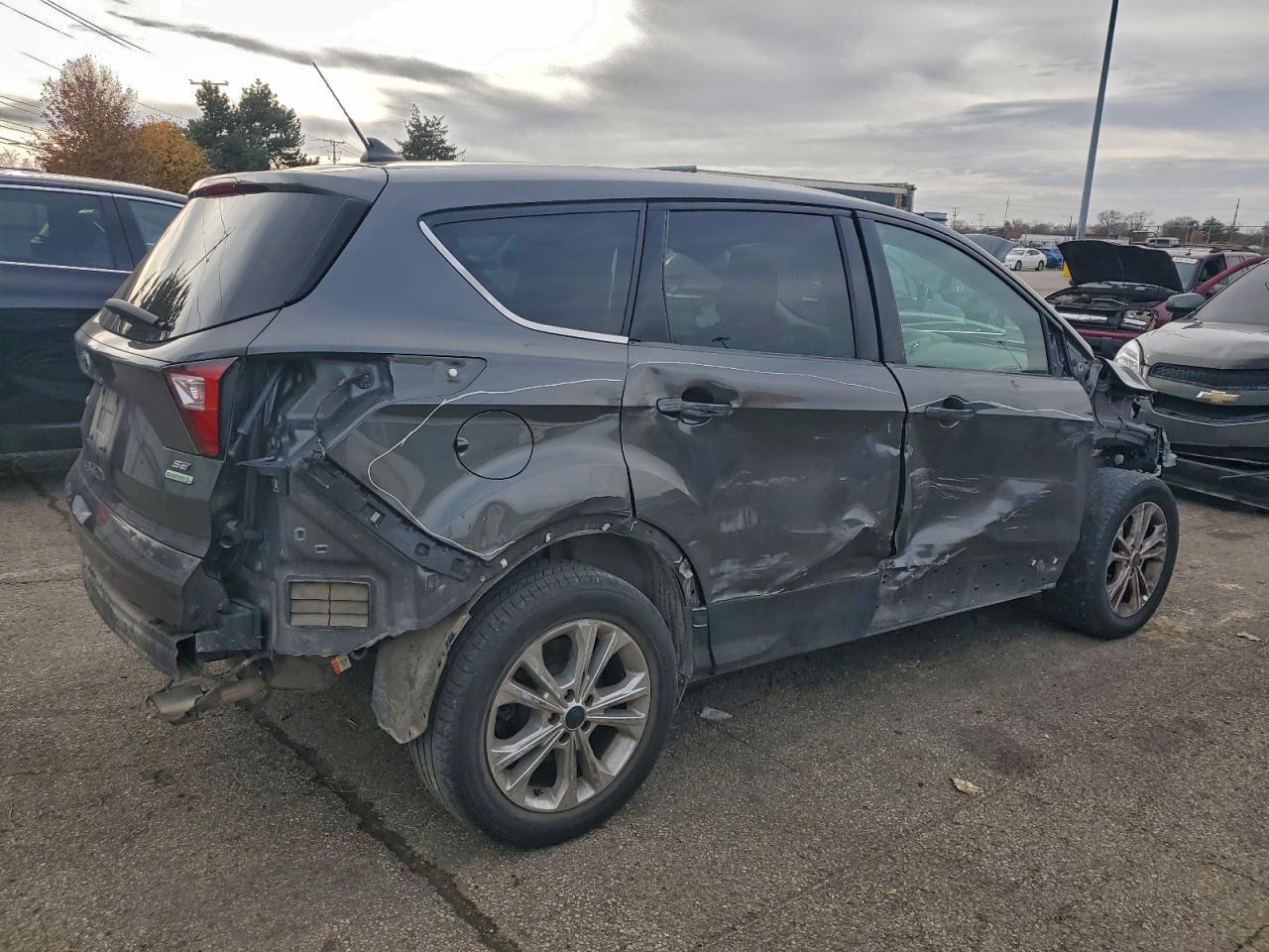 2019 Ford Escape - zdjęcie 3