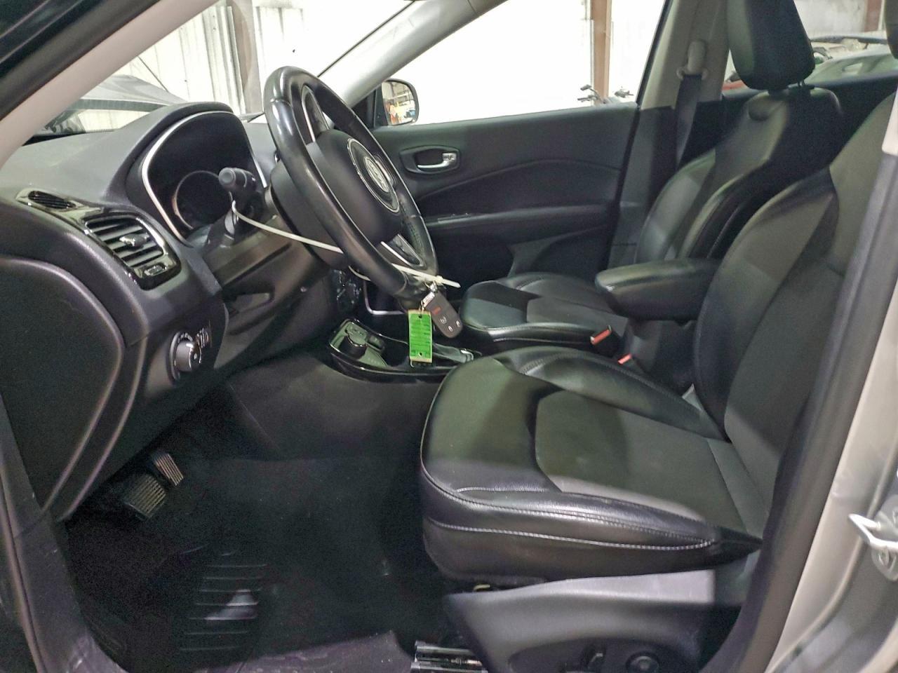 2020 Jeep Compass Latitude - zdjęcie 7