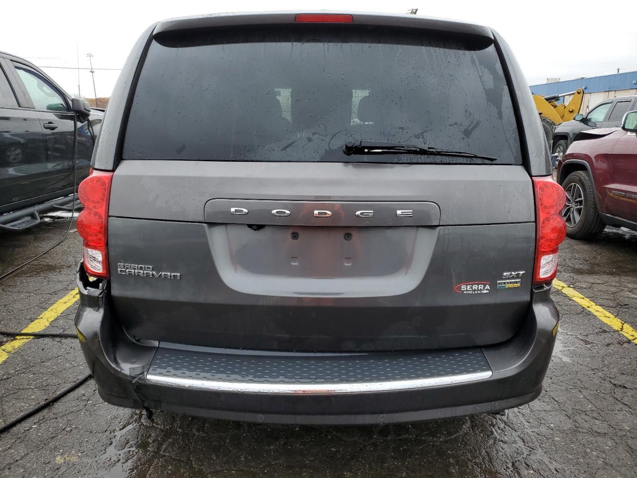 2016 Dodge Grand Caravan Sxt - zdjęcie 6
