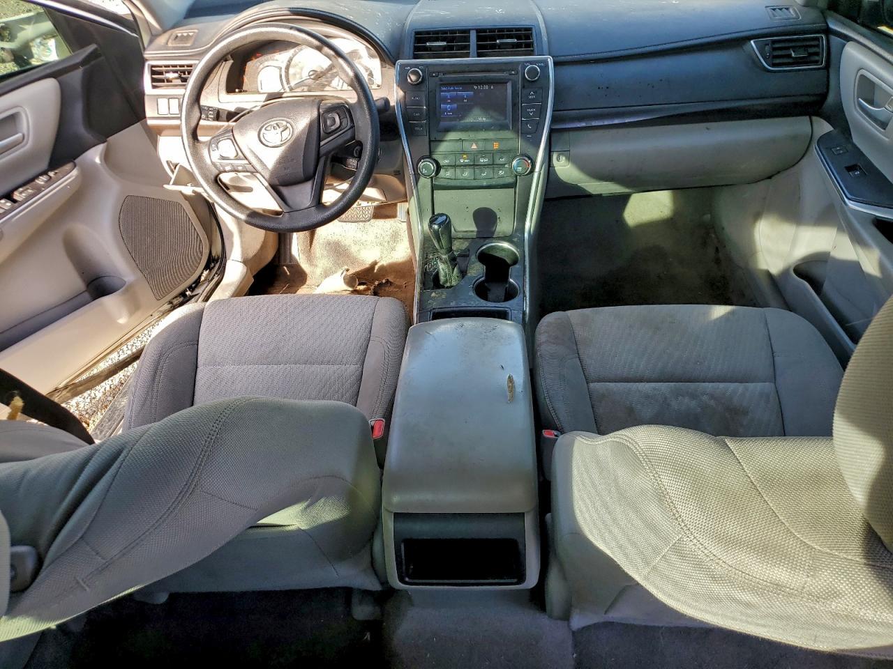 2015 Toyota Camry Le - zdjęcie 8