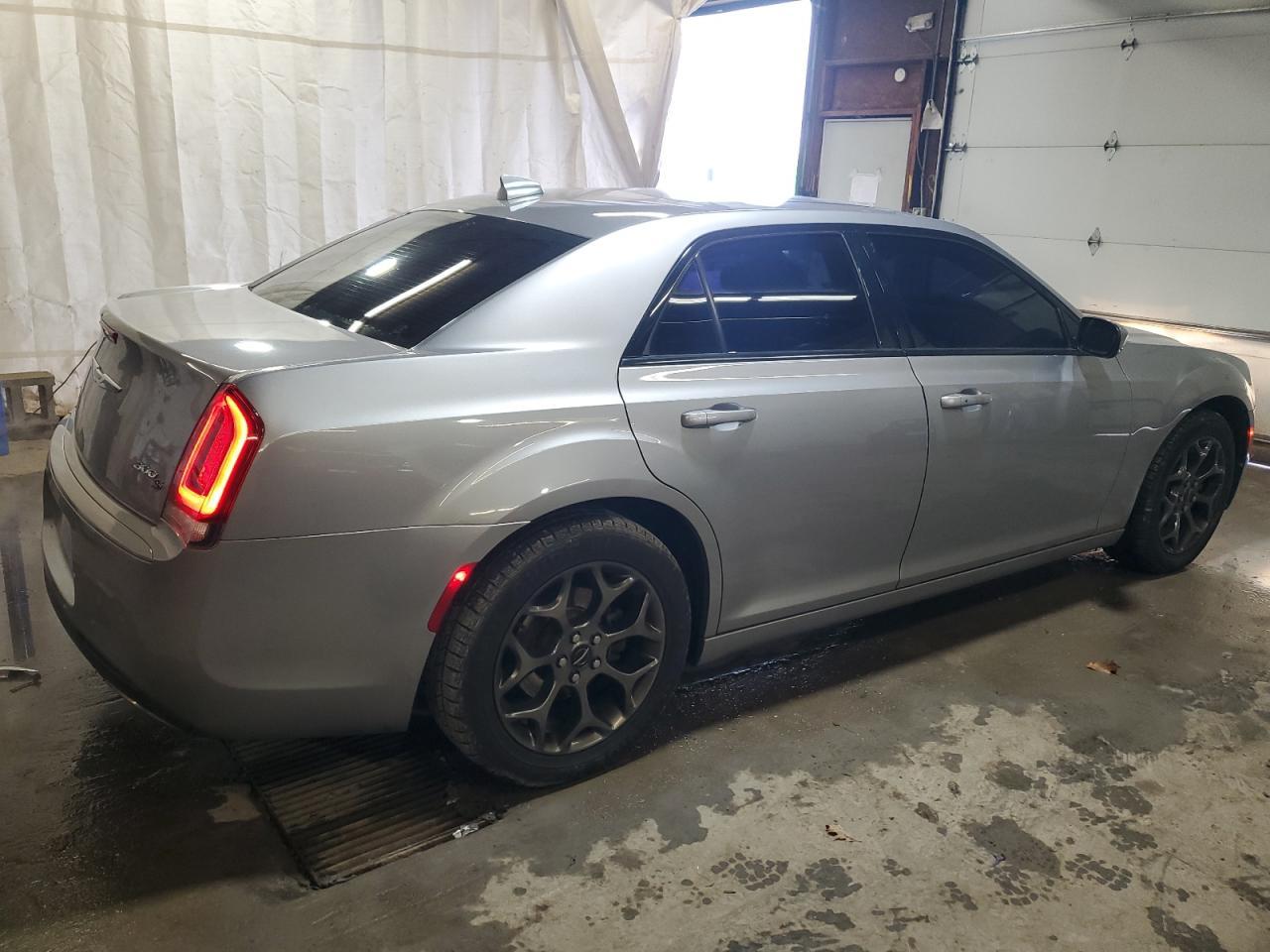 2016 Chrysler 300 - zdjęcie 3