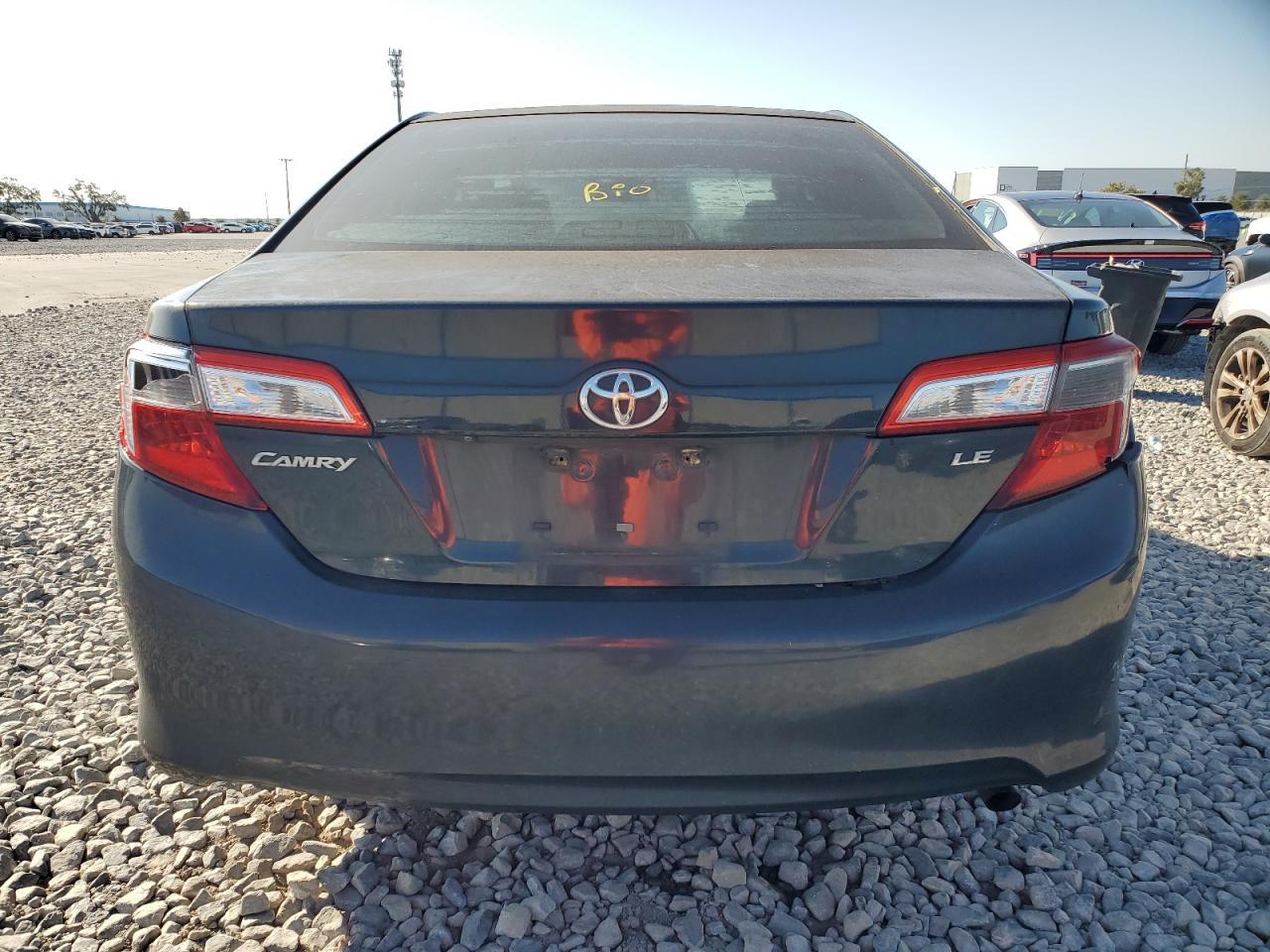 2014 Toyota Camry - zdjęcie 6