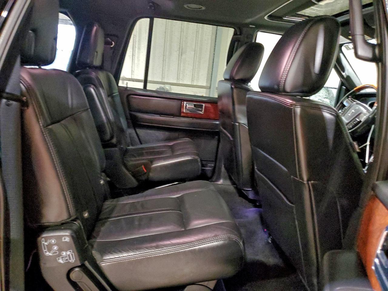 2016 Lincoln Navigator - zdjęcie 11