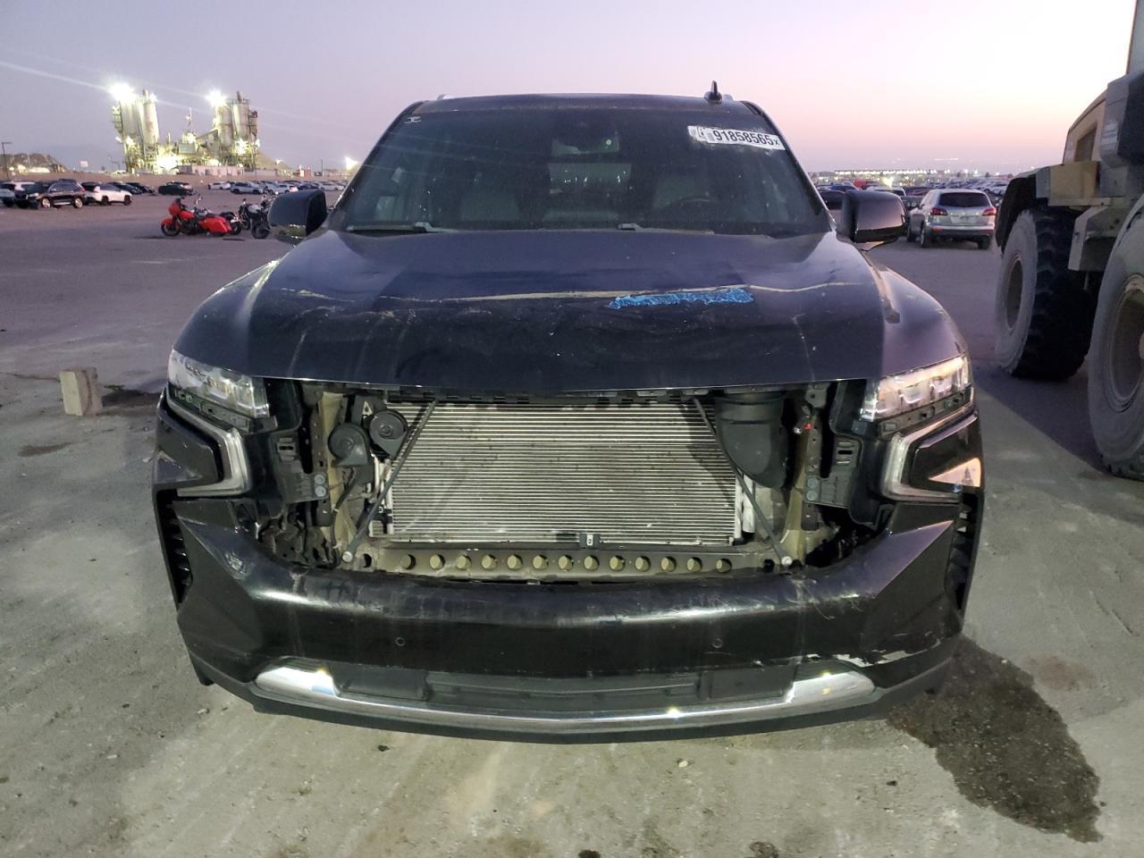 2023 Chevrolet Suburban C1500 Lt - zdjęcie 5