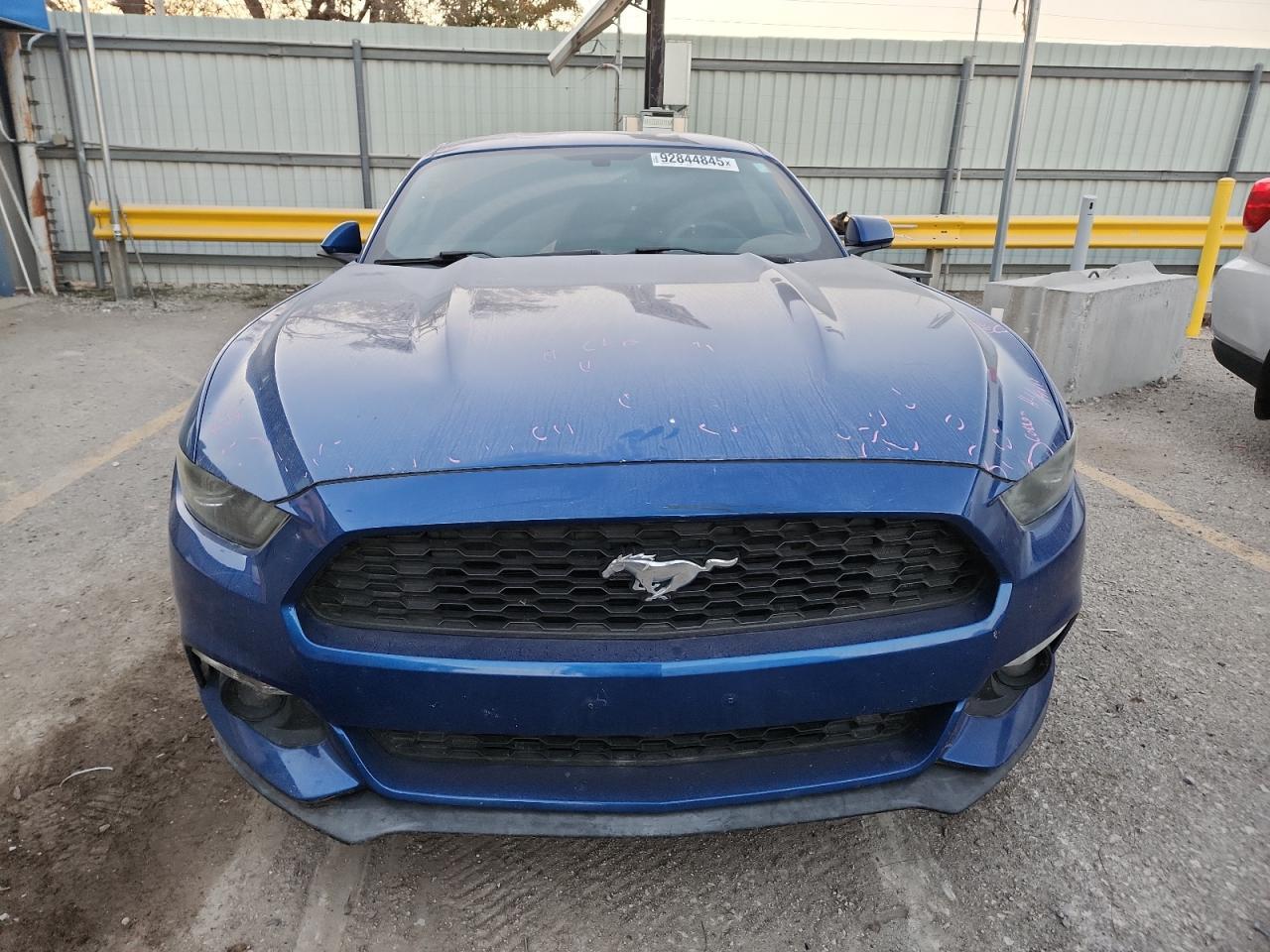 2017 Ford Mustang - zdjęcie 5