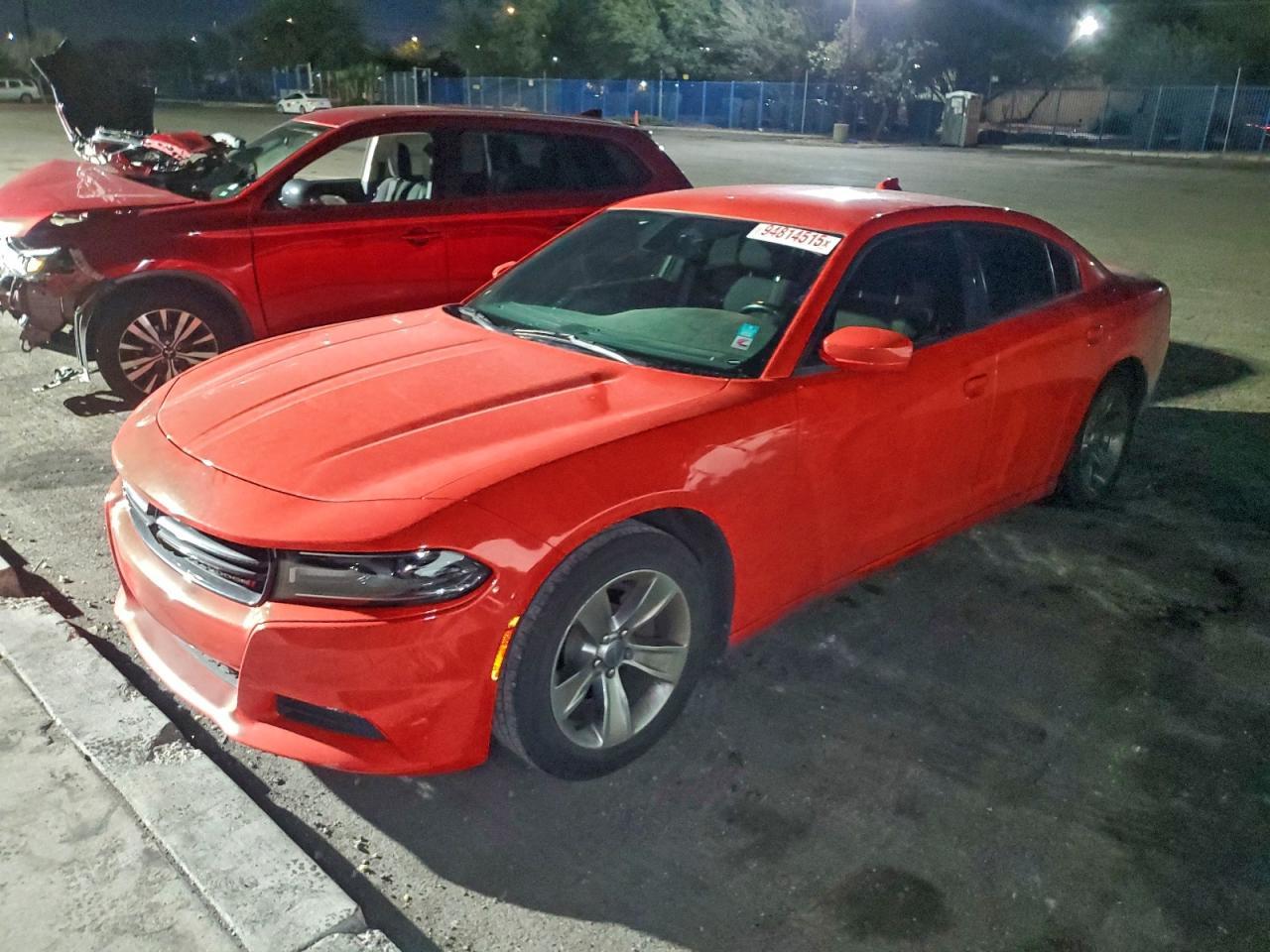 2016 Dodge Charger - zdjęcie główne