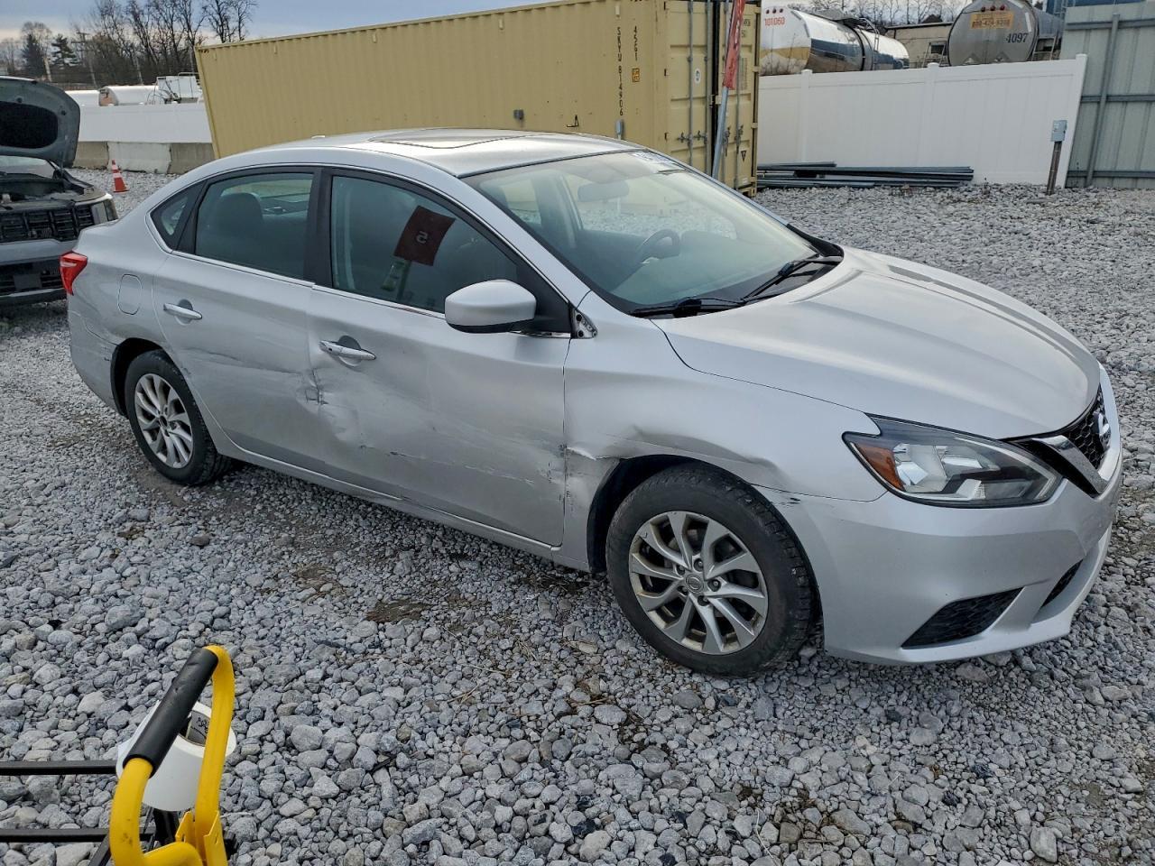 2017 Nissan Sentra - zdjęcie 4