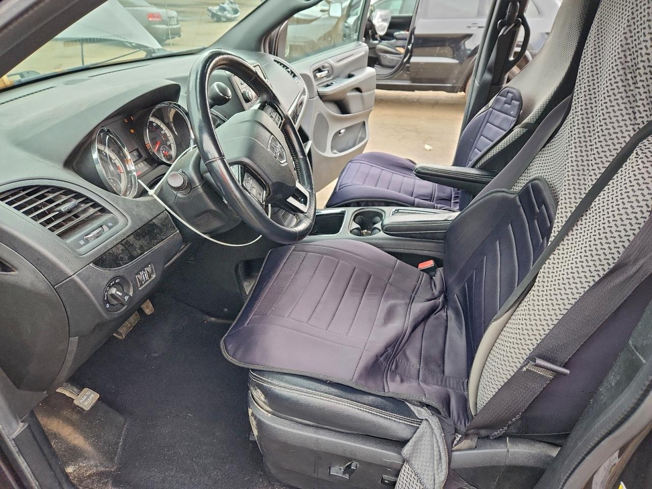 2016 Dodge Caravan - zdjęcie 7