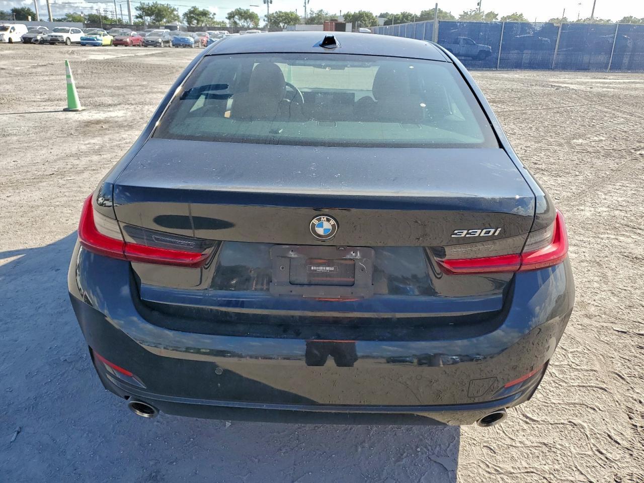 2023 BMW Seria 3 - zdjęcie 6