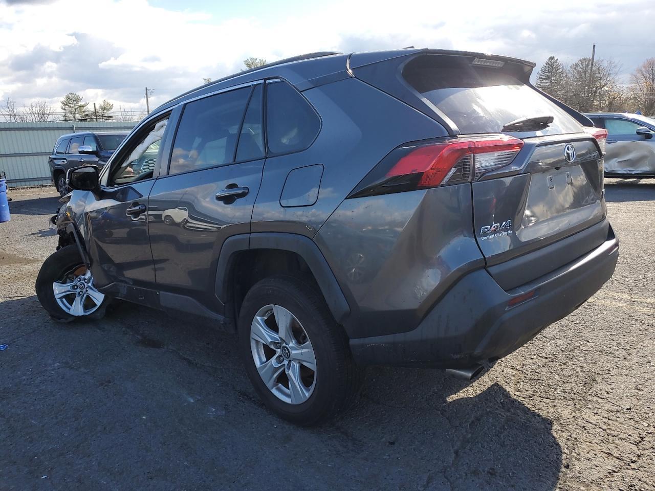 2019 Toyota RAV 4 - zdjęcie 2