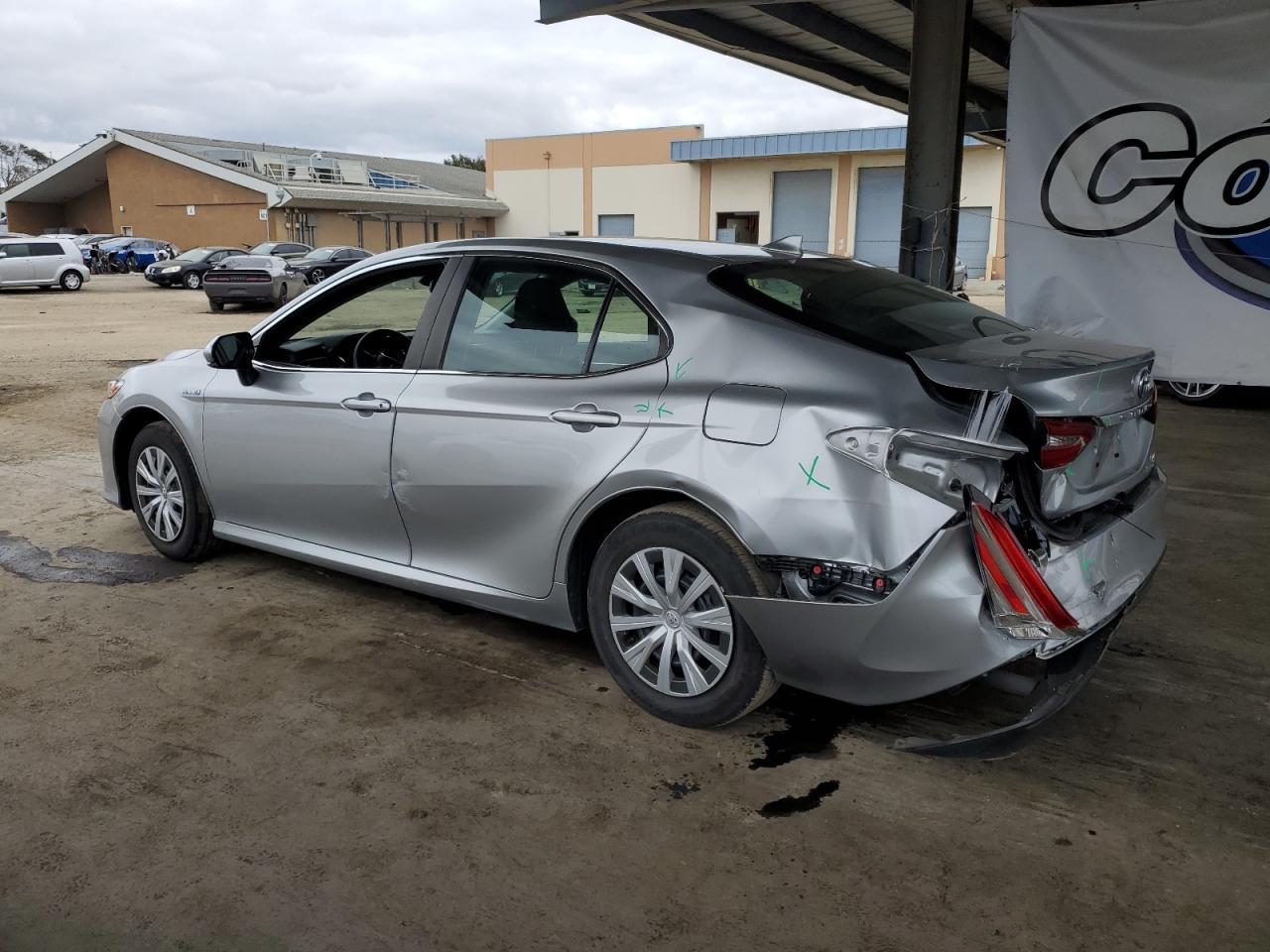 2018 Toyota Camry - zdjęcie 2