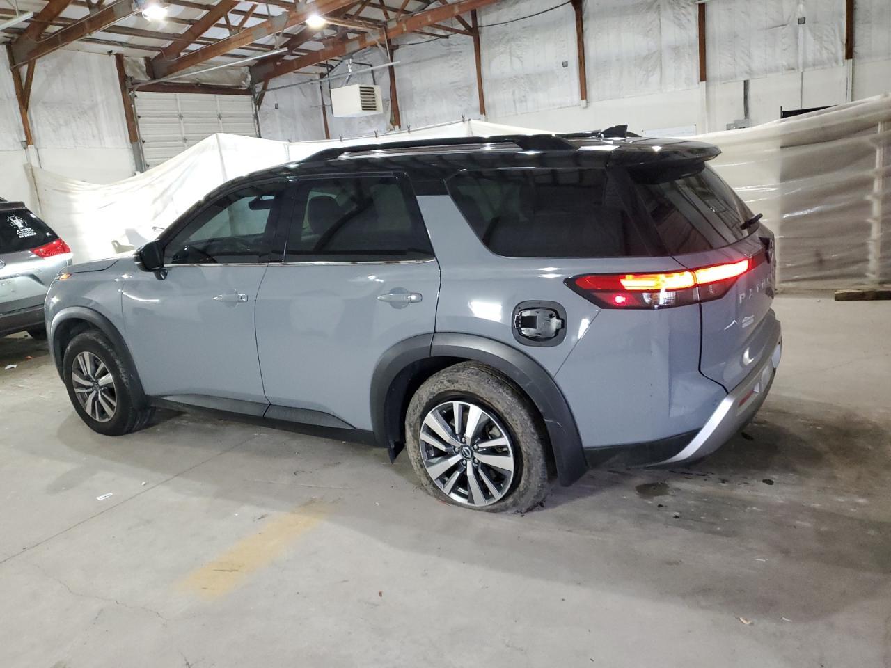 2024 Nissan Pathfinder Sl - zdjęcie 2