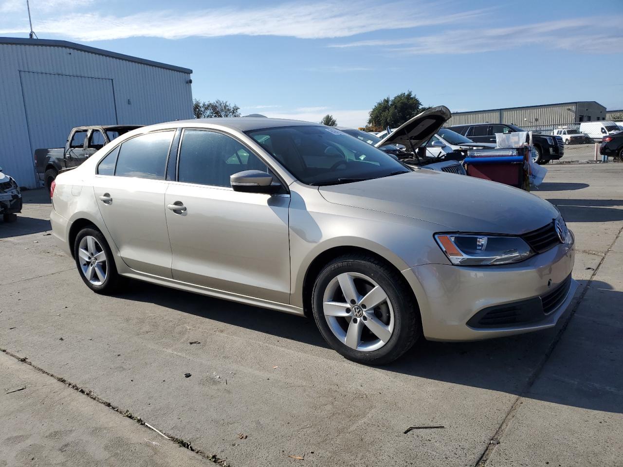 2013 Volkswagen Jetta - zdjęcie 4