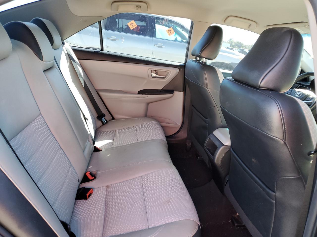 2015 Toyota Camry - zdjęcie 10