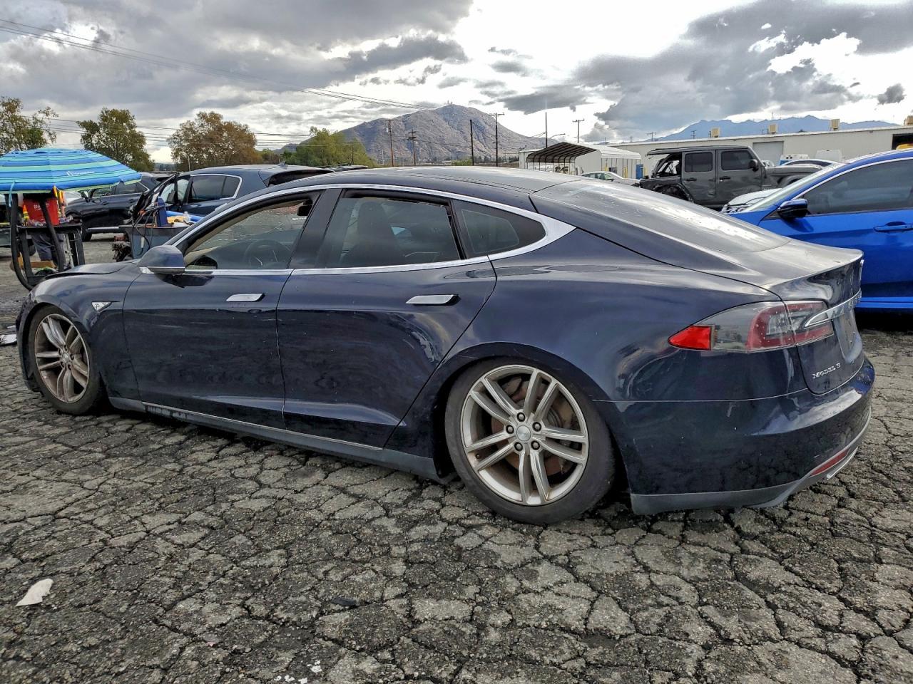 2013 Tesla Model S - zdjęcie 2