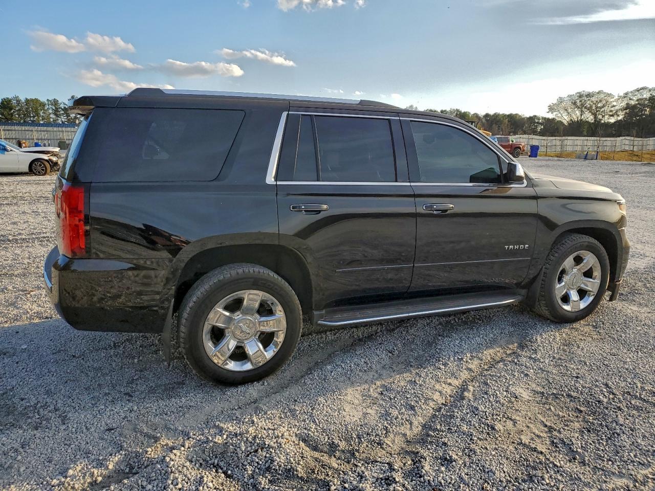 2017 Chevrolet Tahoe - zdjęcie 3