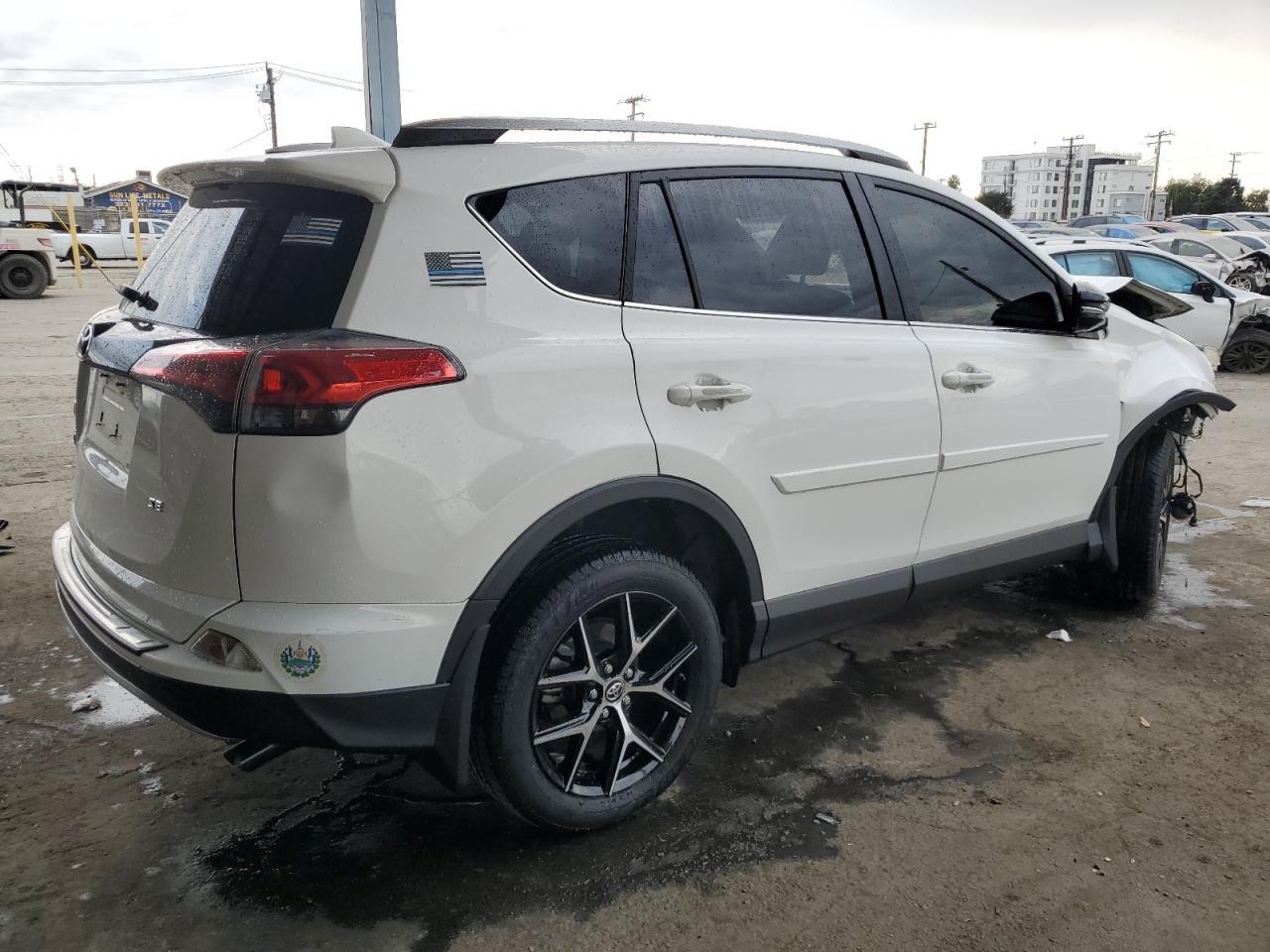 2018 Toyota RAV 4 - zdjęcie 3