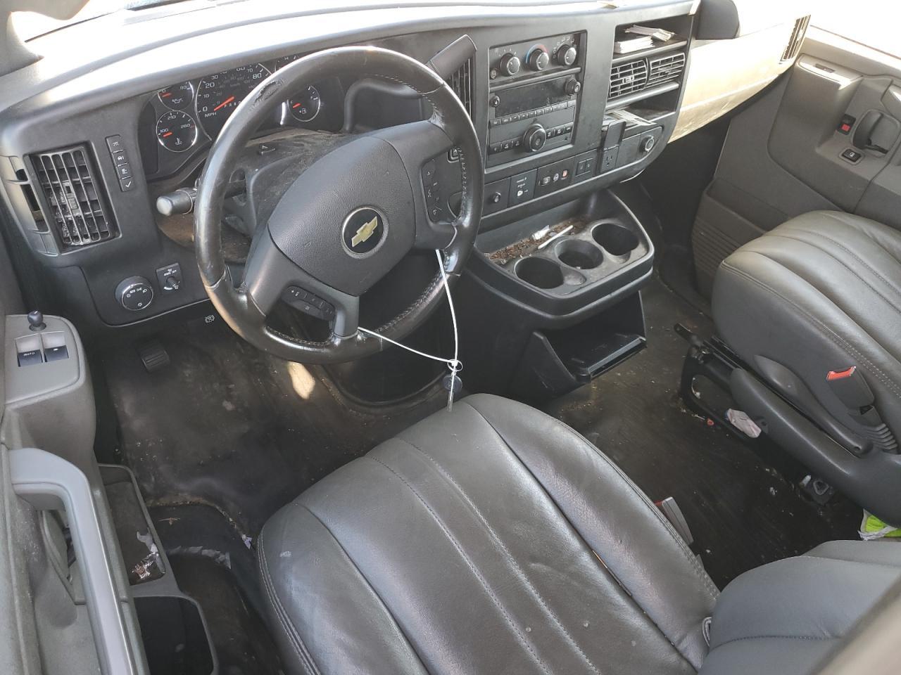 2020 Chevrolet Express G2500 - zdjęcie 8