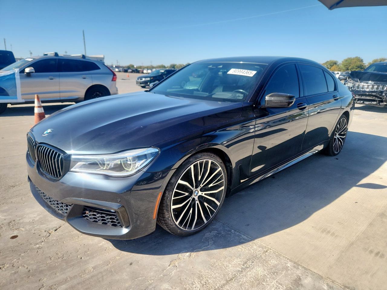 2019 BMW 750 I - zdjęcie główne