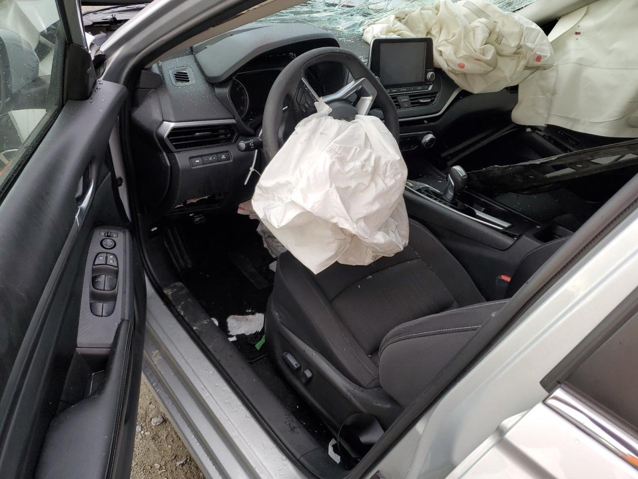 2022 Nissan Altima - zdjęcie 8