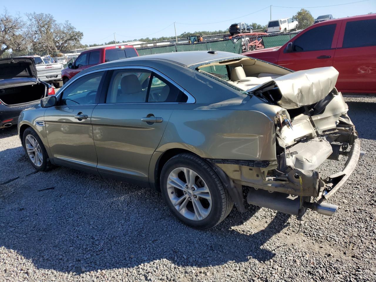 2013 Ford Taurus - zdjęcie 2