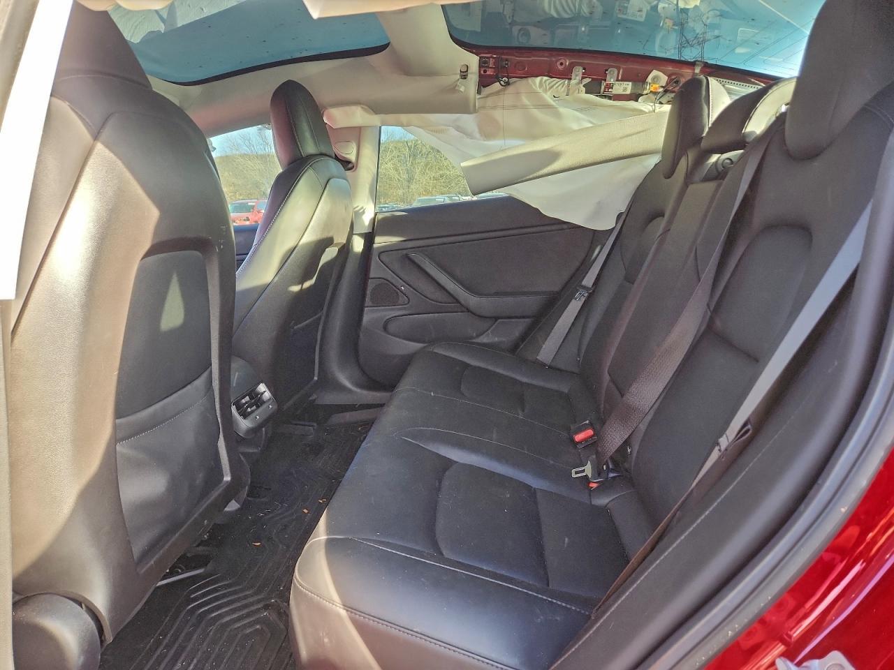 2018 Tesla Model 3 - zdjęcie 10