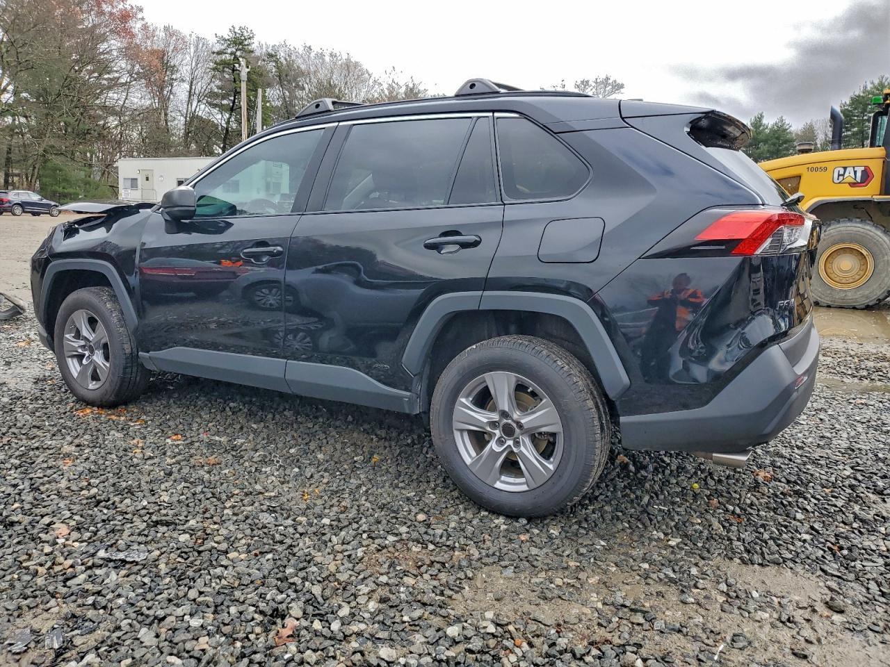 2023 Toyota RAV 4 - zdjęcie 2