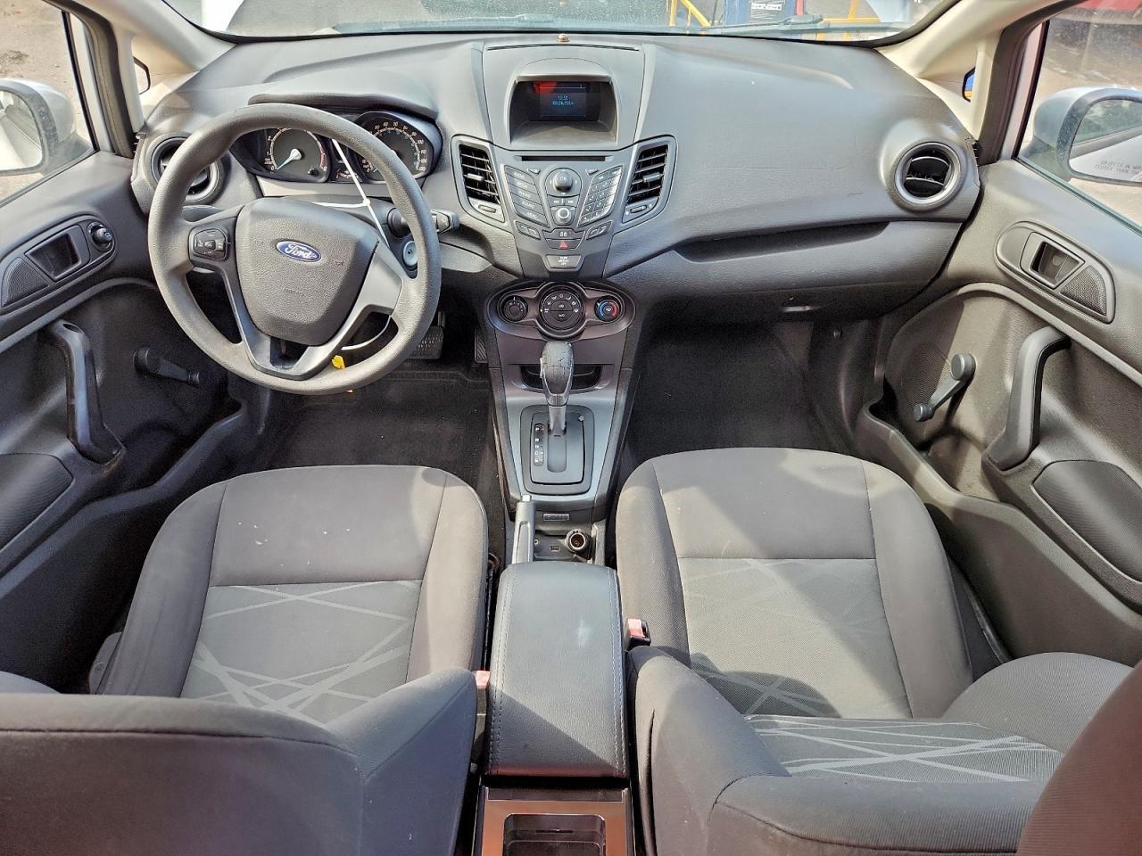 2015 Ford Fiesta S - zdjęcie 8