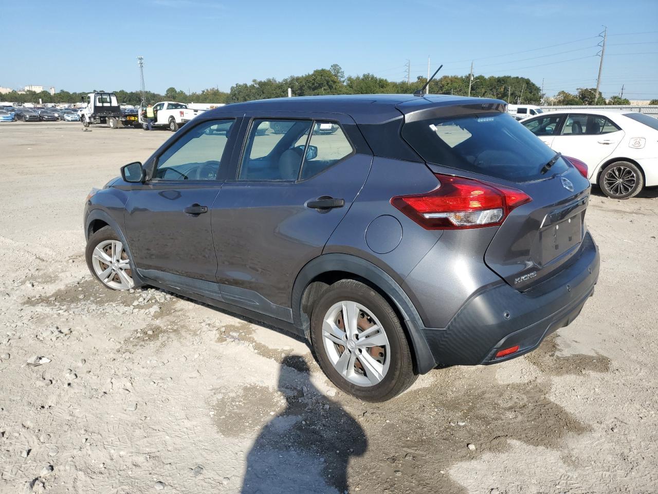 2020 Nissan Kicks S - zdjęcie 2