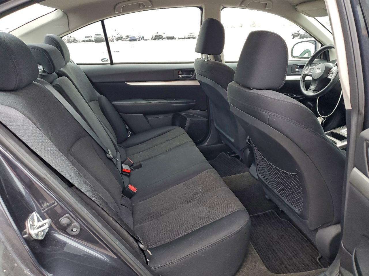 2013 Subaru Legacy - zdjęcie 10