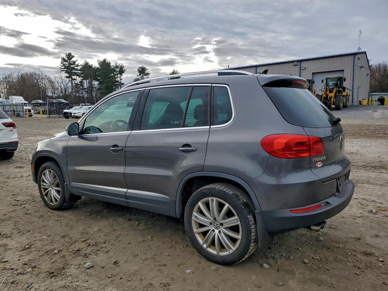 2015 Volkswagen Tiguan - zdjęcie 2