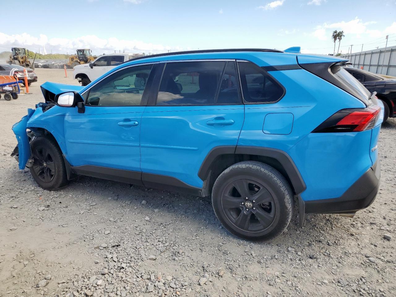 2020 Toyota Rav4 Xle - zdjęcie 2