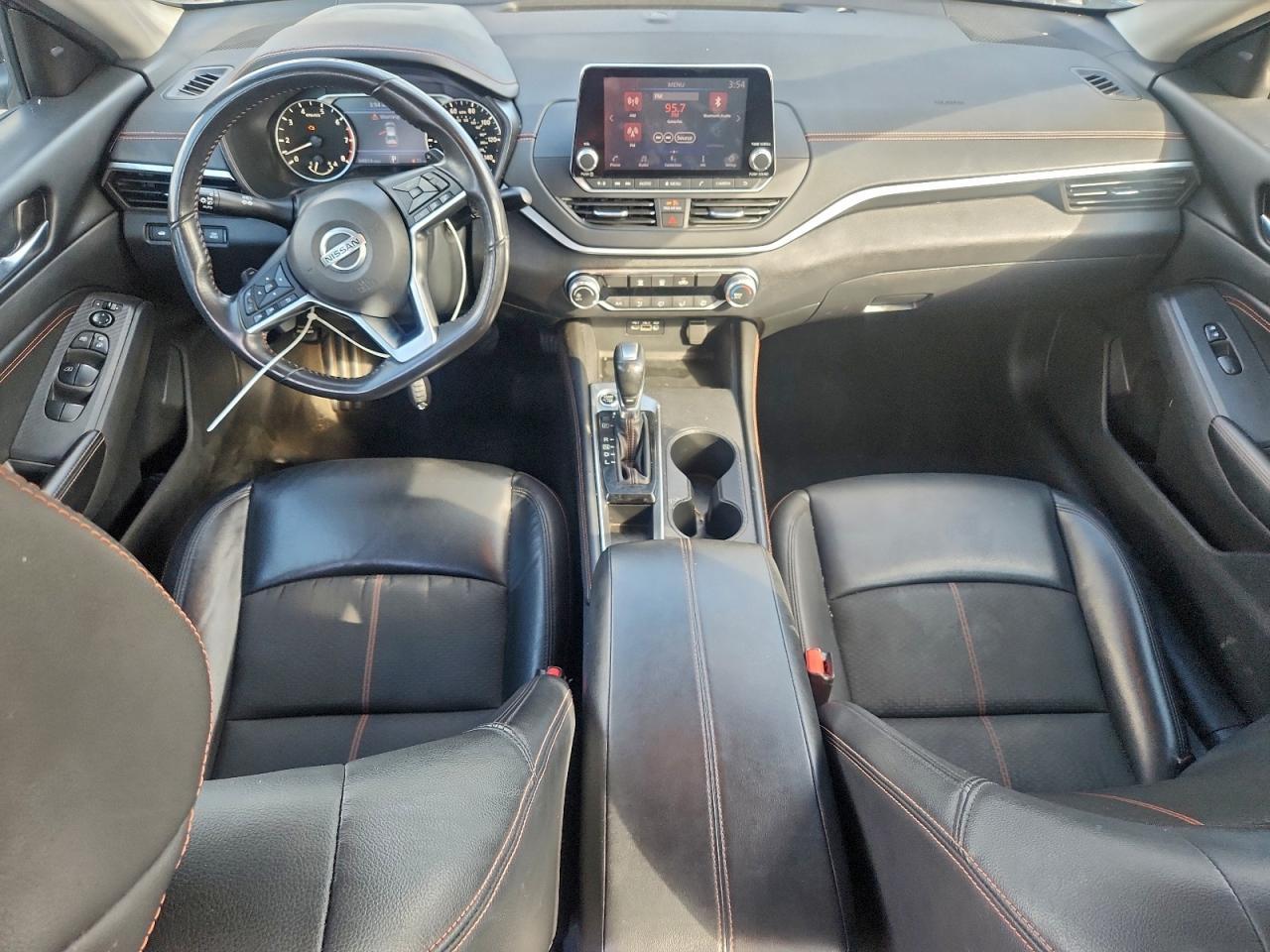 2022 Nissan Altima - zdjęcie 8