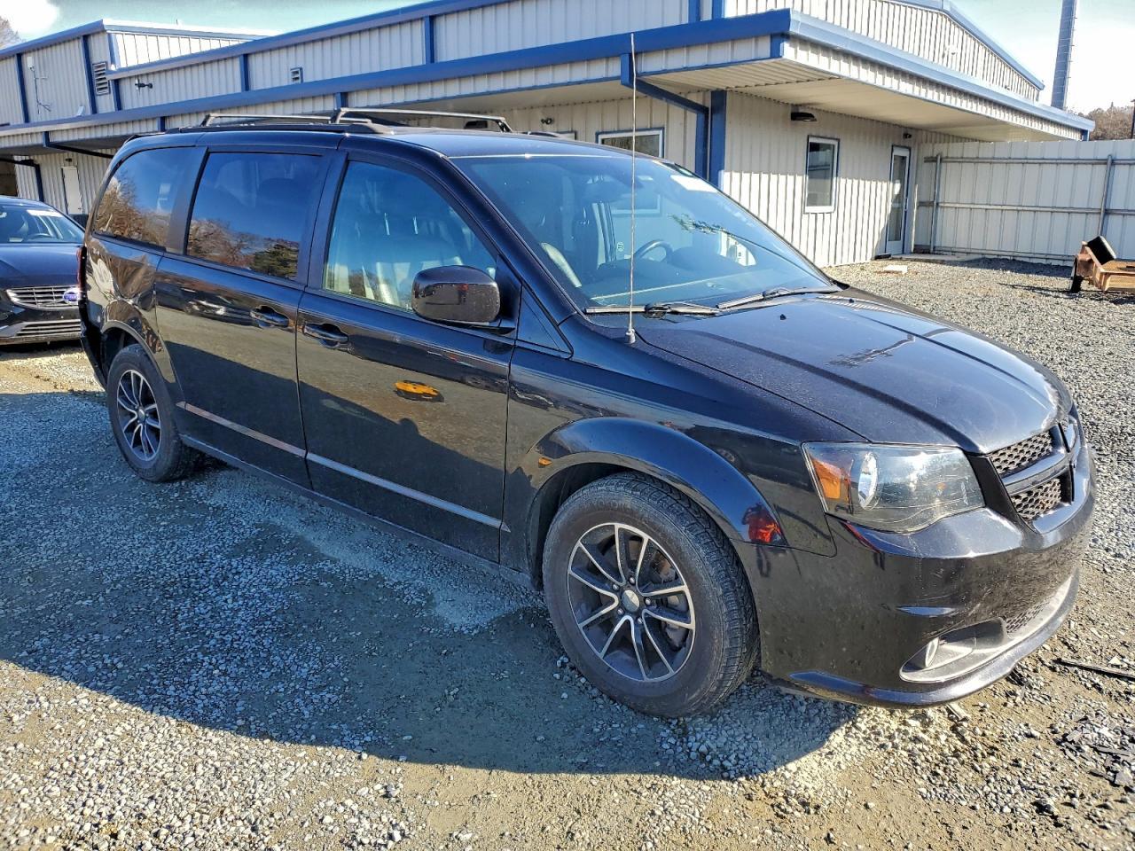 2019 Dodge Caravan - zdjęcie 4