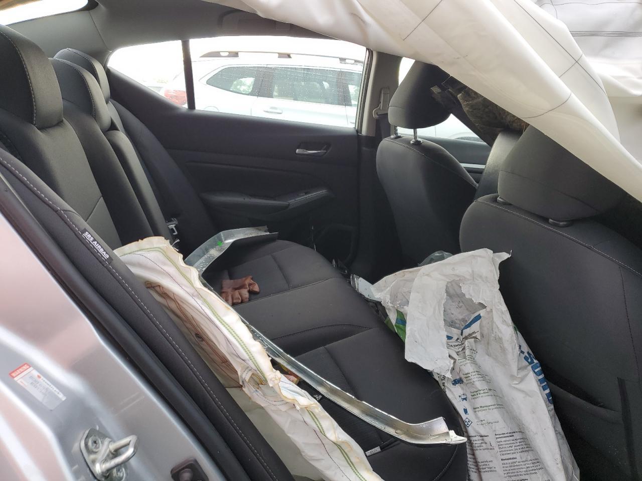 2022 Nissan Altima - zdjęcie 10