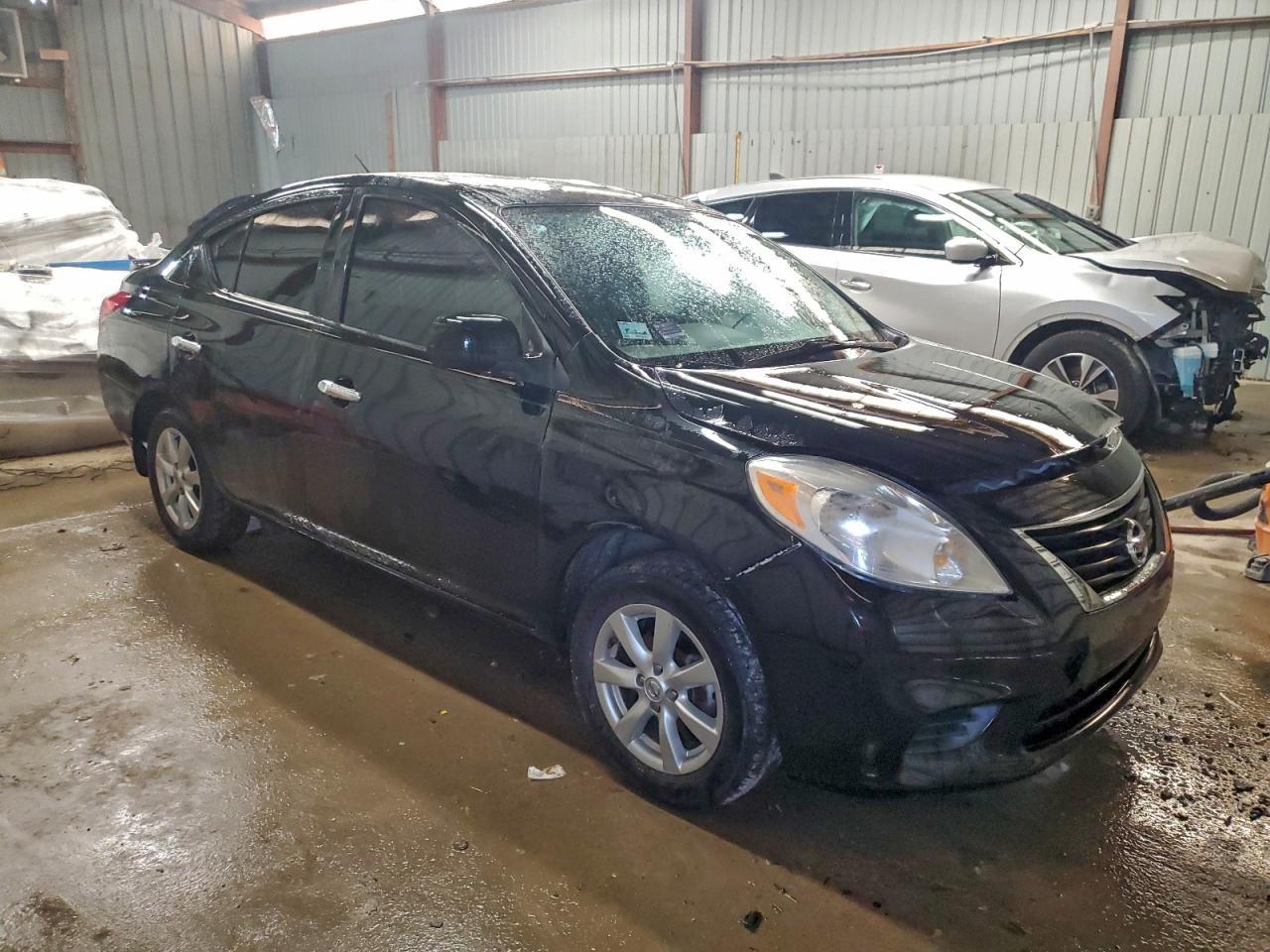 2014 Nissan Versa - zdjęcie 4