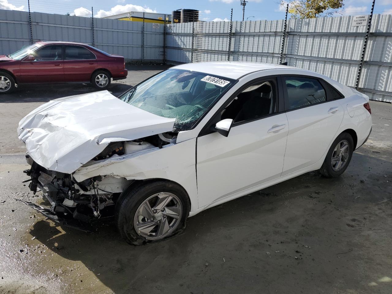 2025 Hyundai Elantra - zdjęcie główne