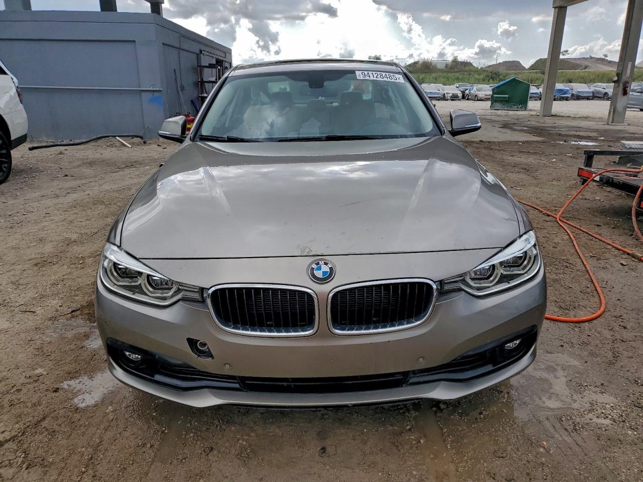 2018 BMW Seria 3 - zdjęcie 5