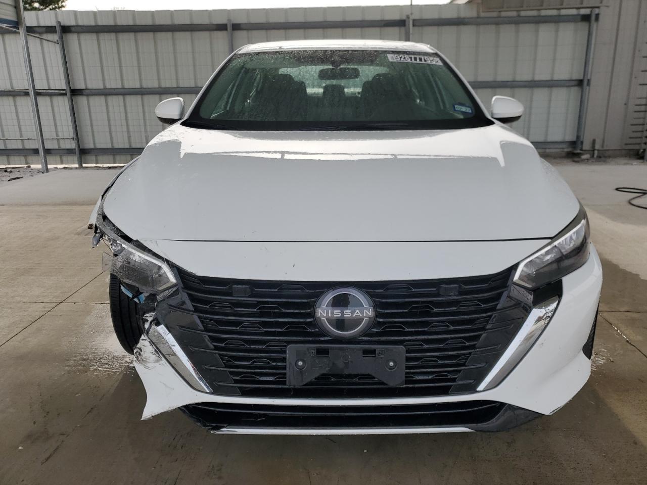 2025 Nissan Sentra - zdjęcie 5