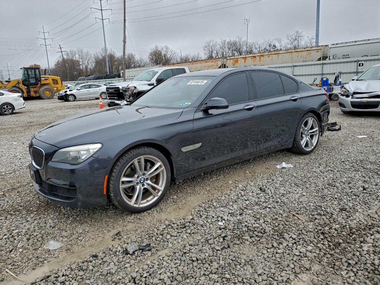 2015 BMW Seria 7 - zdjęcie główne