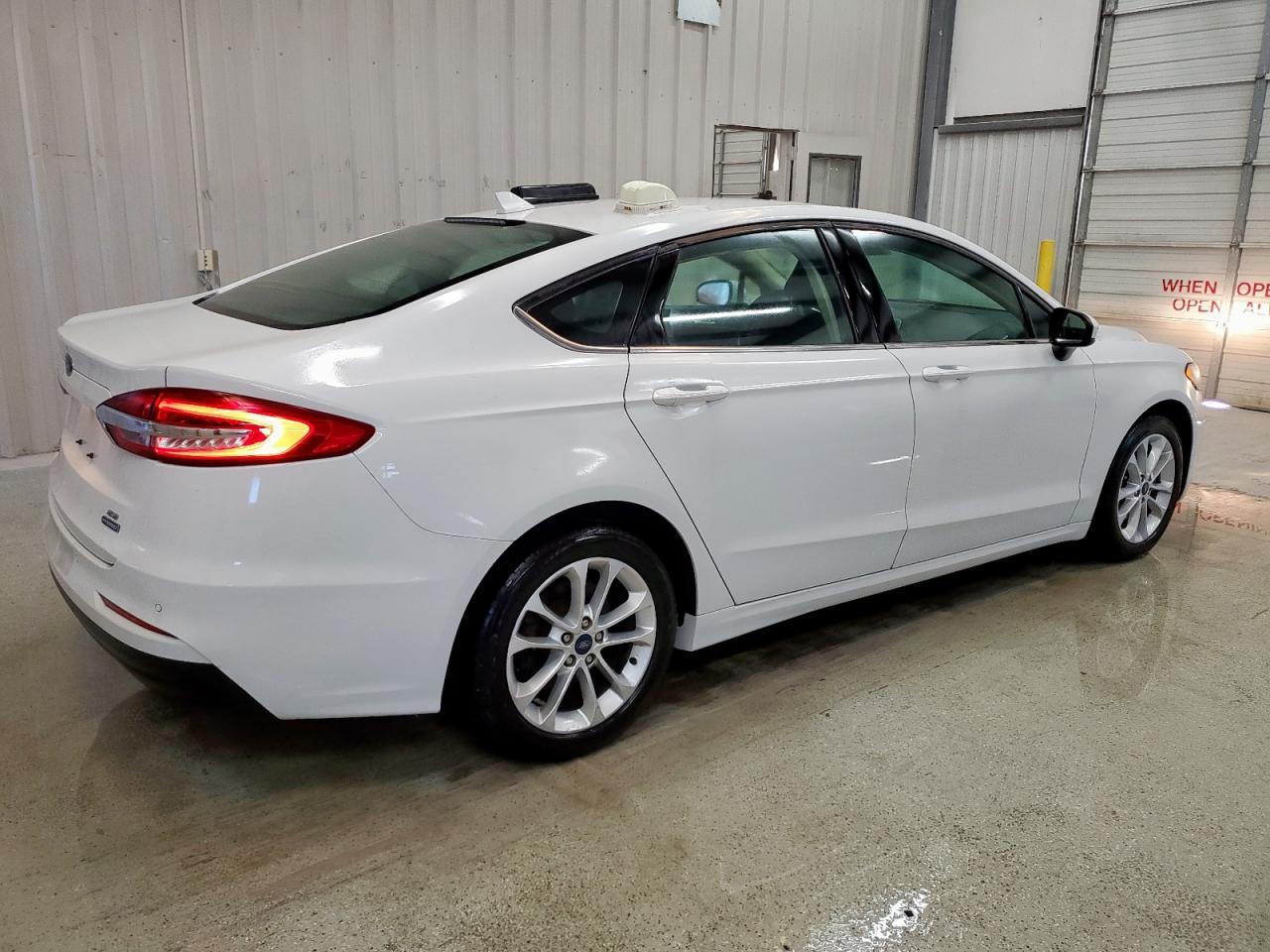 2020 Ford Fusion Se - zdjęcie 3