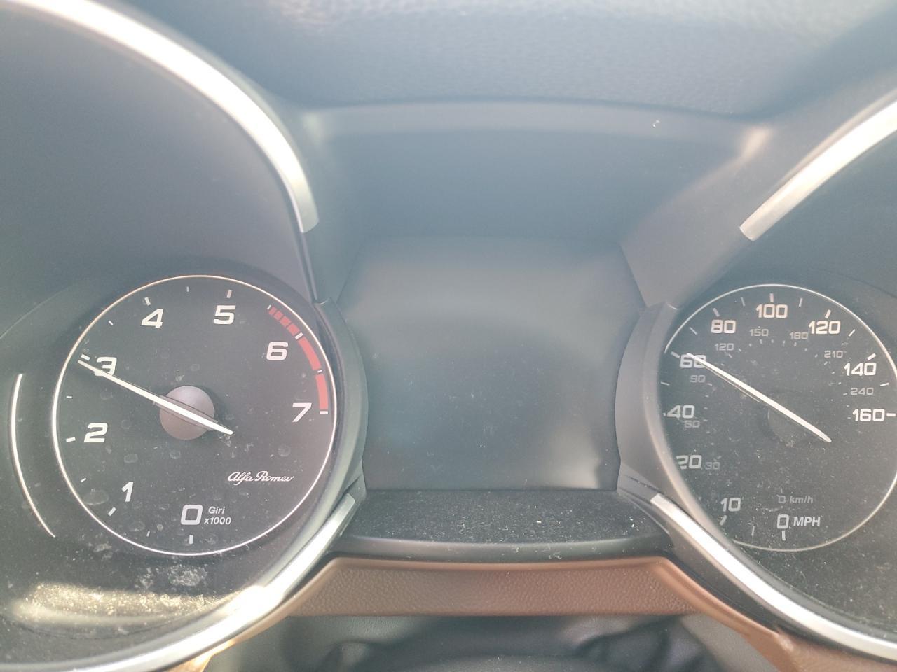 2018 Alfa Romeo Stelvio - zdjęcie 9